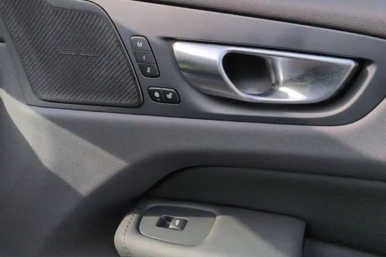 Volvo XC60 din 2024 cu 19.244 km - oferta VOL241679 - foto 13