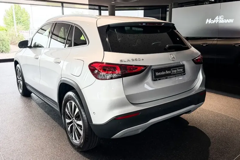 Mercedes-Benz GLA 250 (Clasa GLA) din 2021 cu 73.000 km - oferta MER241712 - foto 6