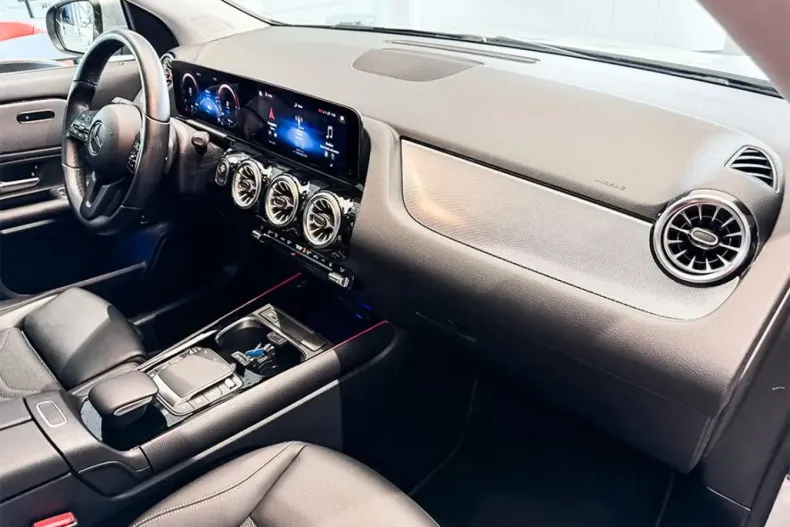 Mercedes-Benz GLA 250 (Clasa GLA) din 2021 cu 73.000 km - oferta MER241712 - foto 9