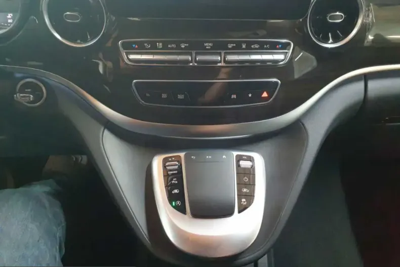 Mercedes-Benz V 300 (Clasa V) din 2022 cu 37.467 km - oferta MER241714 - foto 13