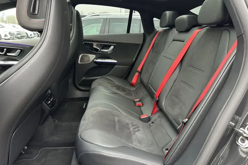 Mercedes-Benz EQE (Clasa E) din 2023 cu 39.750 km - oferta MER241718 - foto 11