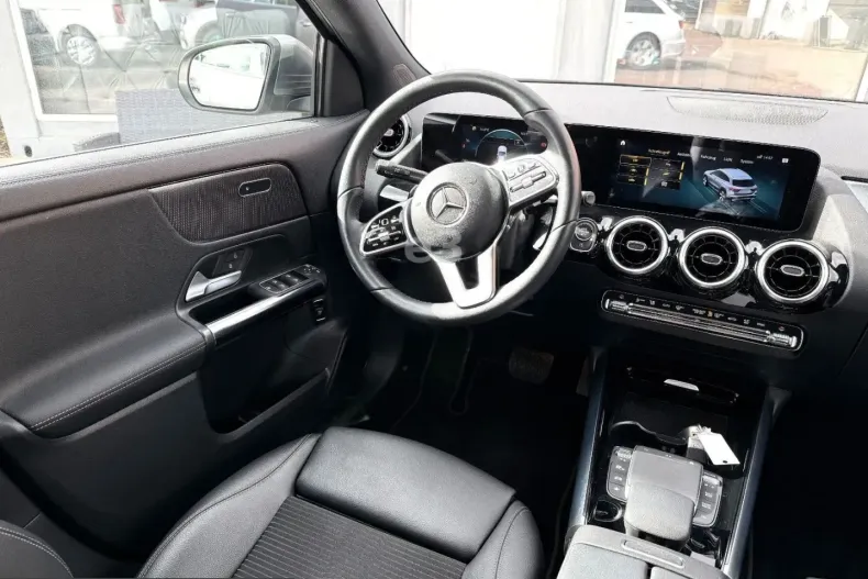 Mercedes-Benz GLA 200 (Clasa GLA) din 2021 cu 96.436 km - oferta MER241724 - foto 11