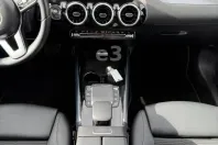 Mercedes-Benz GLA 200 (Clasa GLA) din 2021 cu 96.436 km - oferta MER241724 - foto 12
