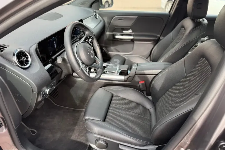Mercedes-Benz GLA 200 (Clasa GLA) din 2021 cu 96.436 km - oferta MER241724 - foto 19