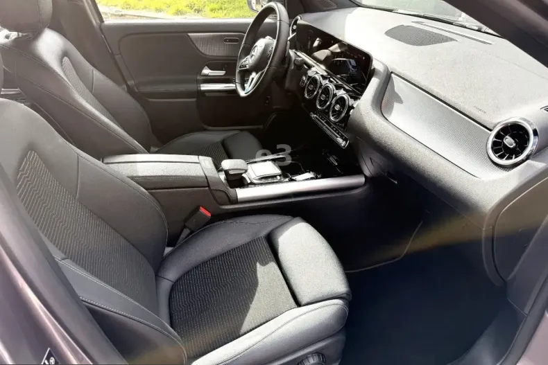 Mercedes-Benz GLA 200 (Clasa GLA) din 2021 cu 96.436 km - oferta MER241724 - foto 21