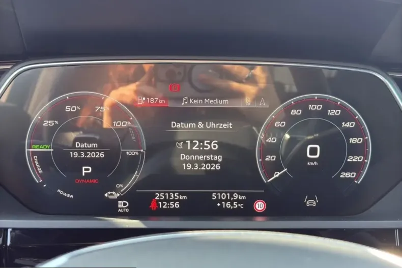 Audi Q8 din 2023 cu 25.150 km - oferta AUD241734 - foto 11