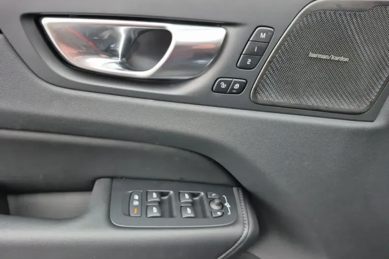 Volvo XC60 din 2025 cu 24.816 km - oferta VOL241746 - foto 12