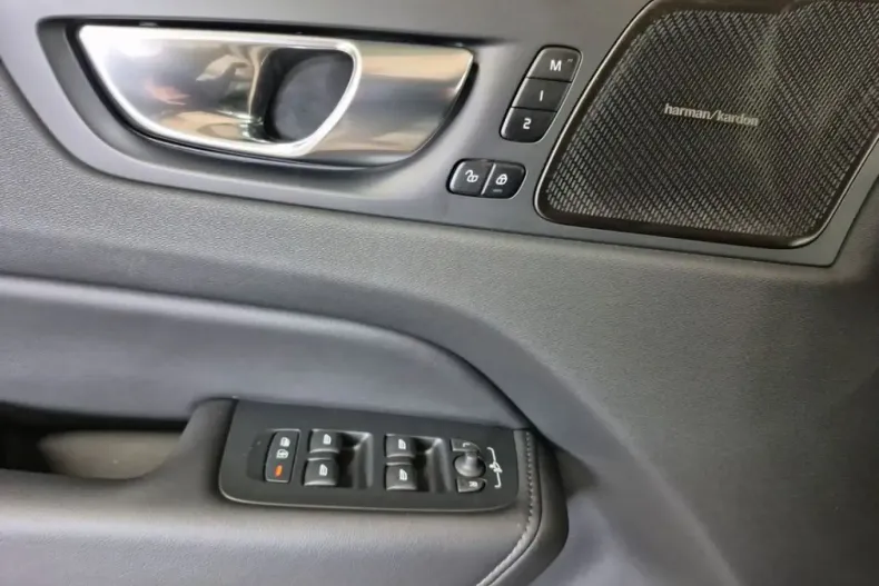 Volvo XC60 din 2025 cu 28.000 km - oferta VOL241748 - foto 11