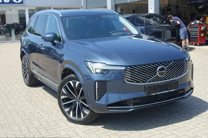 Volvo XC90 din 2025 cu 19.360 km - oferta VOL241749 - foto 4