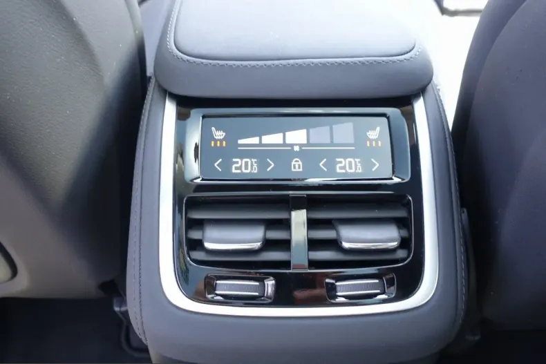 Volvo XC90 din 2025 cu 19.360 km - oferta VOL241749 - foto 14