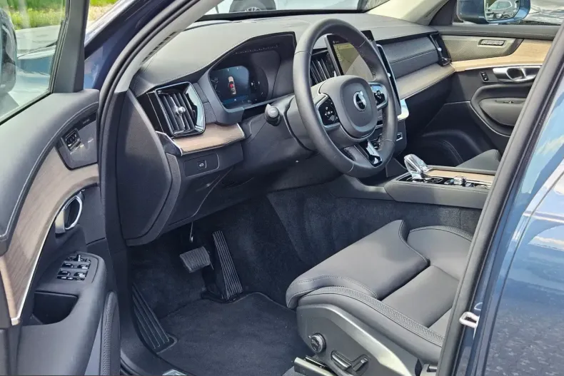 Volvo XC90 din 2025 cu 28.000 km - oferta VOL241751 - foto 1
