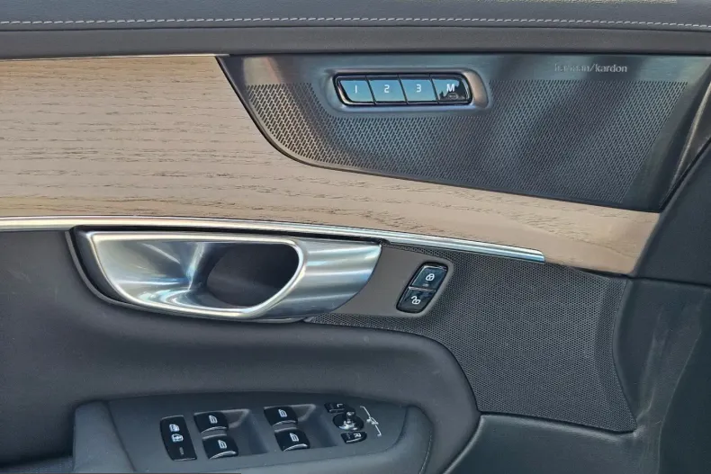 Volvo XC90 din 2025 cu 28.000 km - oferta VOL241751 - foto 11