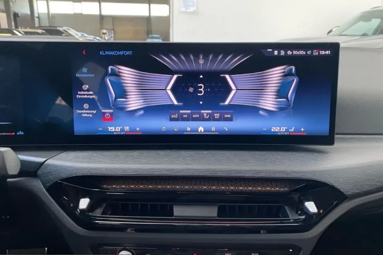 BMW M340d (Seria 3) din 2025 cu 13.700 km - oferta BMW241756 - foto 12