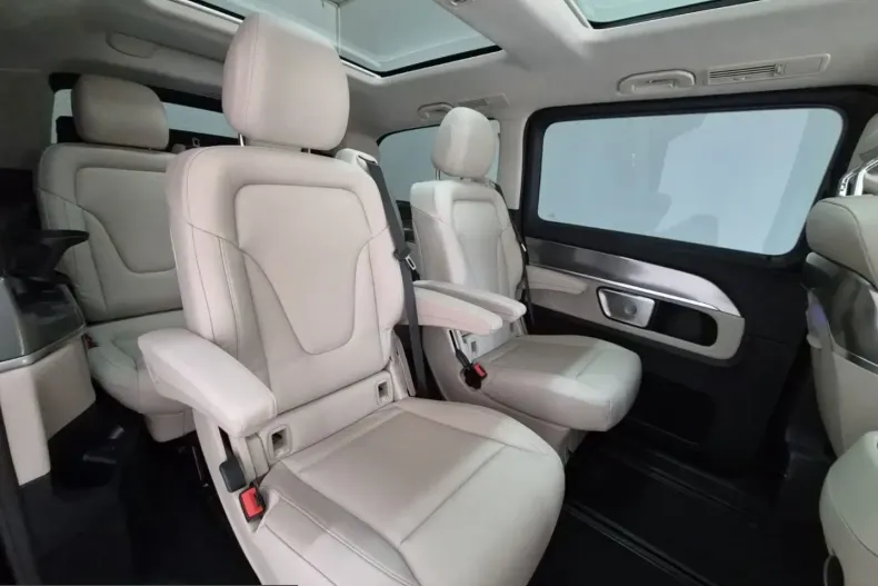 Mercedes-Benz V 300 (Clasa V) din 2024 cu 49.000 km - oferta MER241764 - foto 23