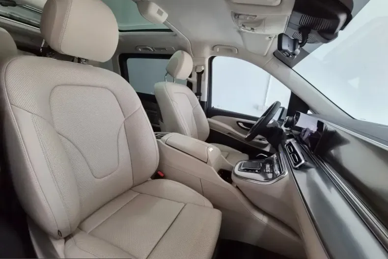 Mercedes-Benz V 300 (Clasa V) din 2024 cu 49.000 km - oferta MER241764 - foto 24