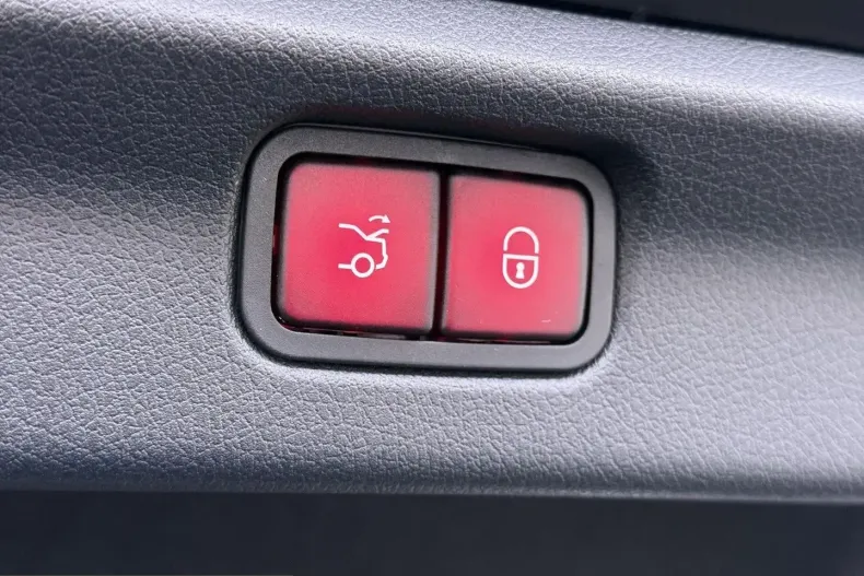 Mercedes-Benz EQE (Clasa E) din 2023 cu 120.688 km - oferta MER241768 - foto 9