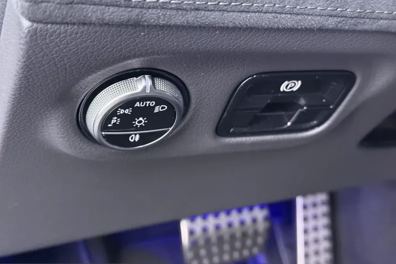 Mercedes-Benz EQE (Clasa E) din 2023 cu 120.688 km - oferta MER241768 - foto 16