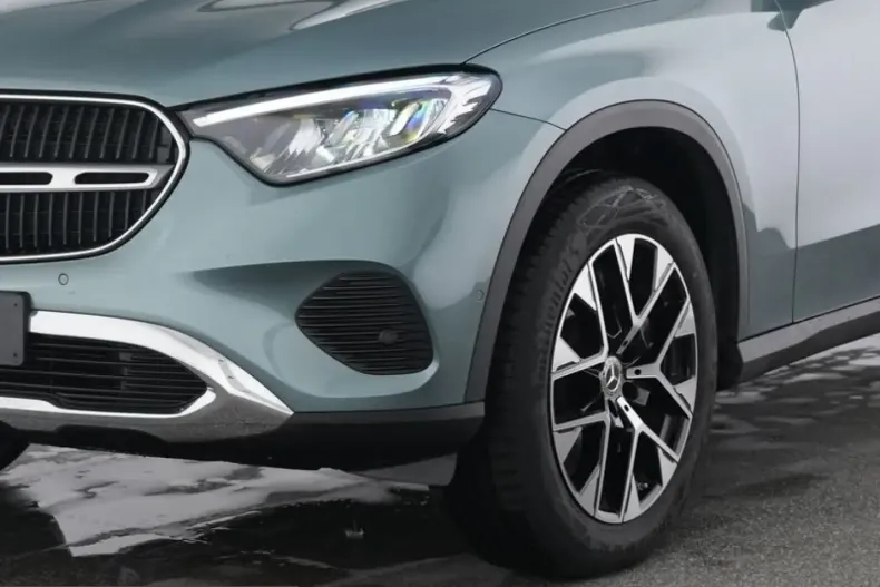 Mercedes-Benz GLC 300 (Clasa GLC) din 2025 cu 17.700 km - oferta MER241769 - foto 2