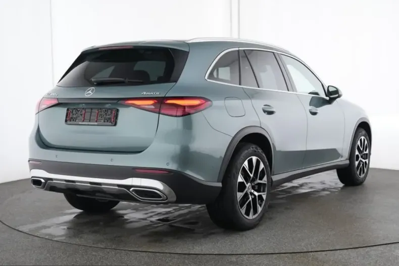 Mercedes-Benz GLC 300 (Clasa GLC) din 2025 cu 17.700 km - oferta MER241769 - foto 3