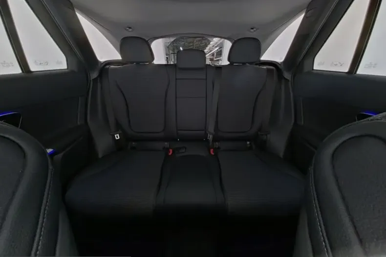 Mercedes-Benz GLC 300 (Clasa GLC) din 2025 cu 17.700 km - oferta MER241769 - foto 9