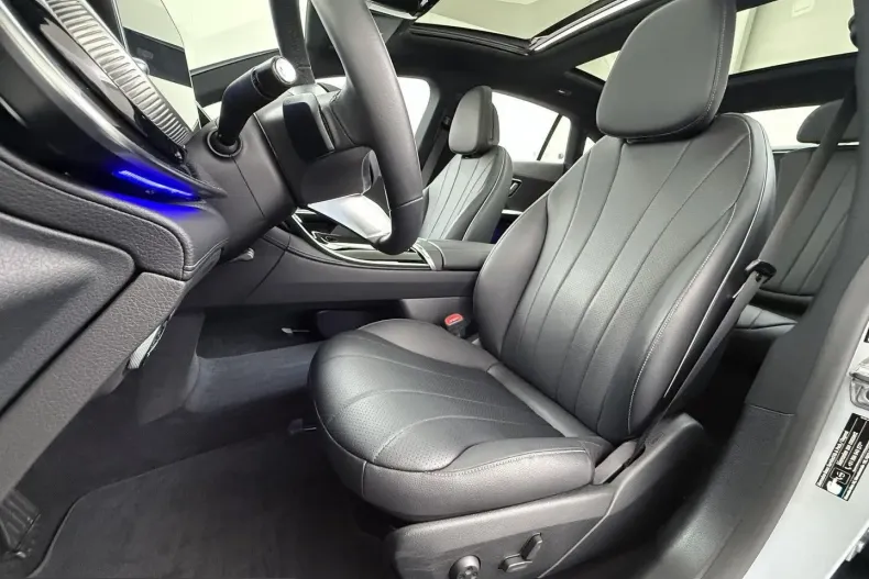 Mercedes-Benz EQE (Clasa E) din 2024 cu 30.126 km - oferta MER241771 - foto 22