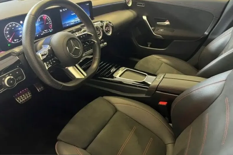 Mercedes-Benz CLA 250 (Clasa CLA) din 2025 cu 27.931 km - oferta MER241772 - foto 5