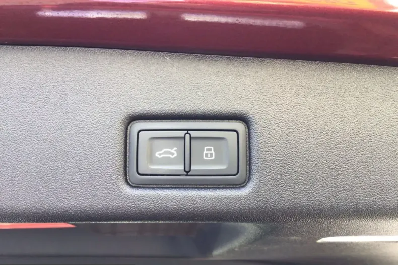 Audi Q5 din 2025 cu 7.630 km - oferta AUD241779 - foto 8