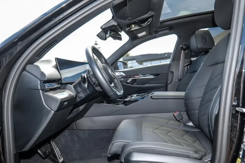 BMW 550 (Seria 5) din 2025 cu 15.900 km - oferta BMW241785 - foto 5