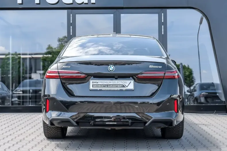 BMW 550 (Seria 5) din 2025 cu 15.900 km - oferta BMW241785 - foto 11