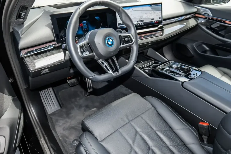 BMW 550 (Seria 5) din 2025 cu 15.900 km - oferta BMW241785 - foto 18