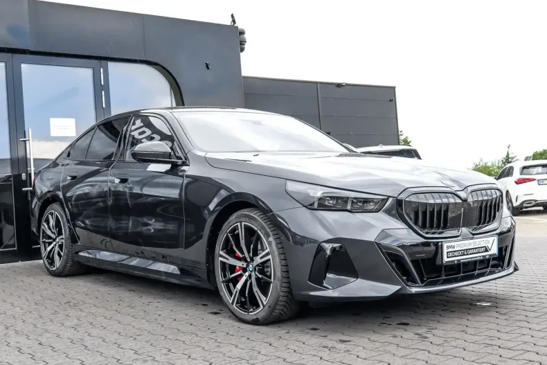 BMW 550 (Seria 5) din 2025 cu 8.500 km - oferta BMW241788 - foto 2