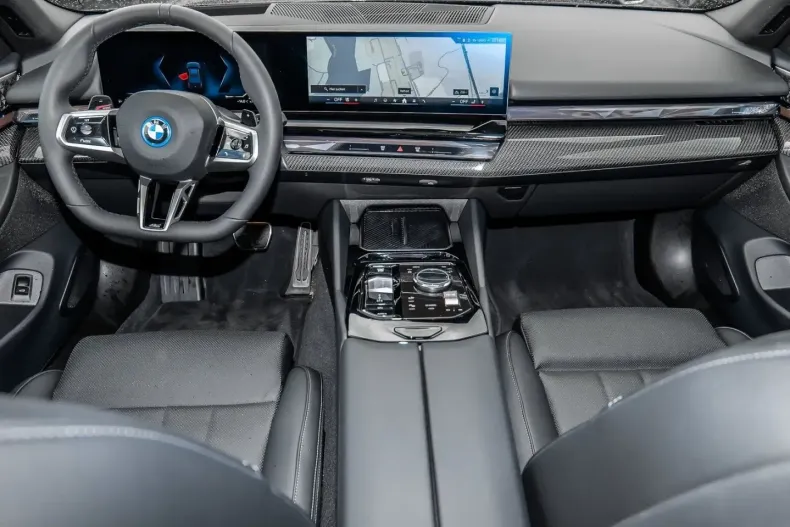 BMW 550 (Seria 5) din 2025 cu 8.500 km - oferta BMW241788 - foto 3