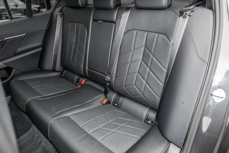 BMW 550 (Seria 5) din 2025 cu 8.500 km - oferta BMW241788 - foto 18