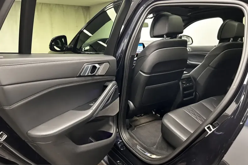 BMW X6 (Seria X) din 2023 cu 39.401 km - oferta BMW241798 - foto 13