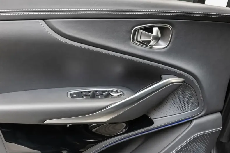 Aston Martin DBX din 2025 cu 27.000 km - oferta AST241806 - foto 16