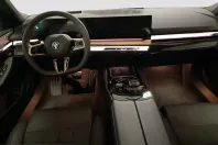 BMW 550 (Seria 5) din 2025 cu 28.215 km - oferta BMW241812 - foto 13