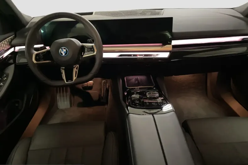 BMW 550 (Seria 5) din 2025 cu 28.215 km - oferta BMW241812 - foto 13