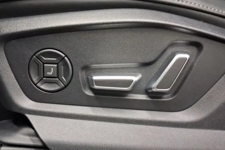 Audi Q8 din 2025 cu 6.988 km - oferta AUD241816 - foto 19