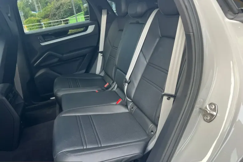 Porsche Cayenne din 2025 cu 26.000 km - oferta POR241848 - foto 7