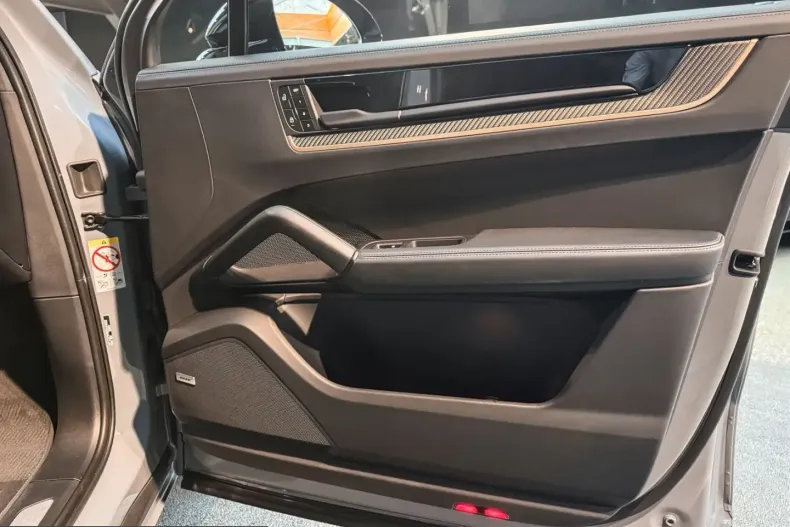 Porsche Cayenne din 2025 cu 16.000 km - oferta POR241851 - foto 17