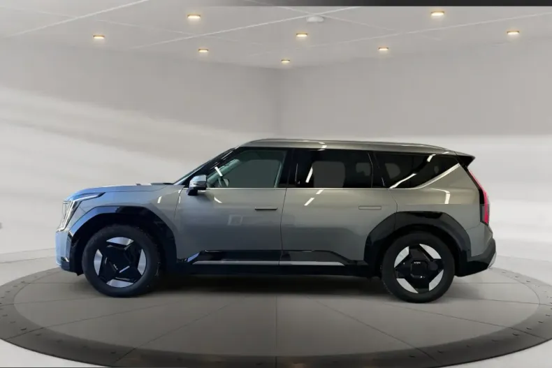 Kia EV9 din 2025 cu 11.870 km - oferta KIA241853 - foto 2