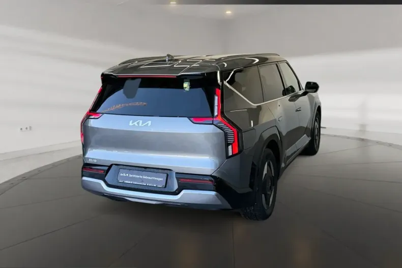 Kia EV9 din 2025 cu 11.870 km - oferta KIA241853 - foto 4