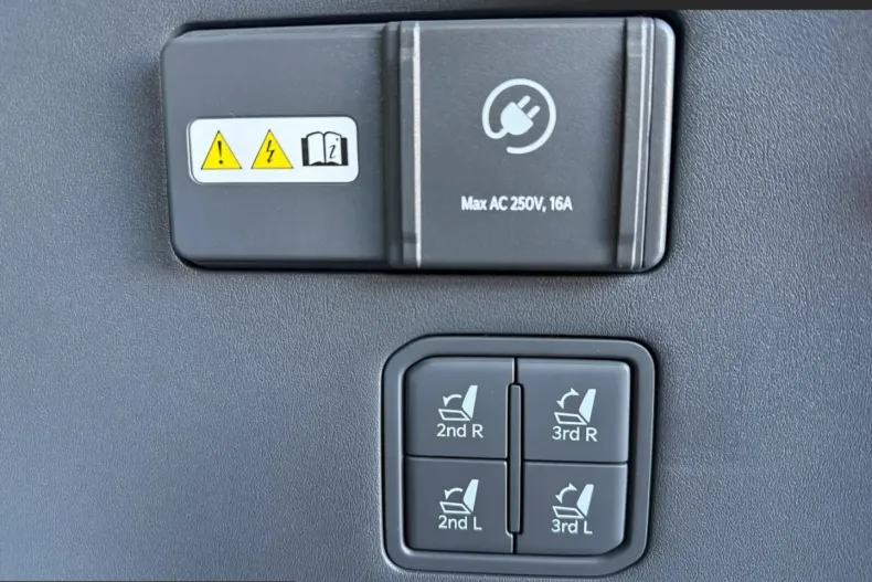 Kia EV9 din 2025 cu 11.870 km - oferta KIA241853 - foto 16