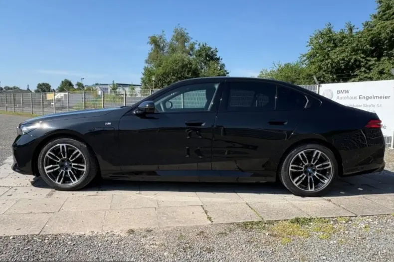 BMW 530 (Seria 5) din 2025 cu 73.393 km - oferta BMW241859 - foto 2