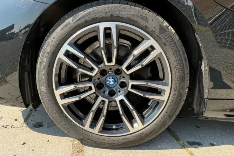 BMW 530 (Seria 5) din 2025 cu 73.393 km - oferta BMW241859 - foto 3