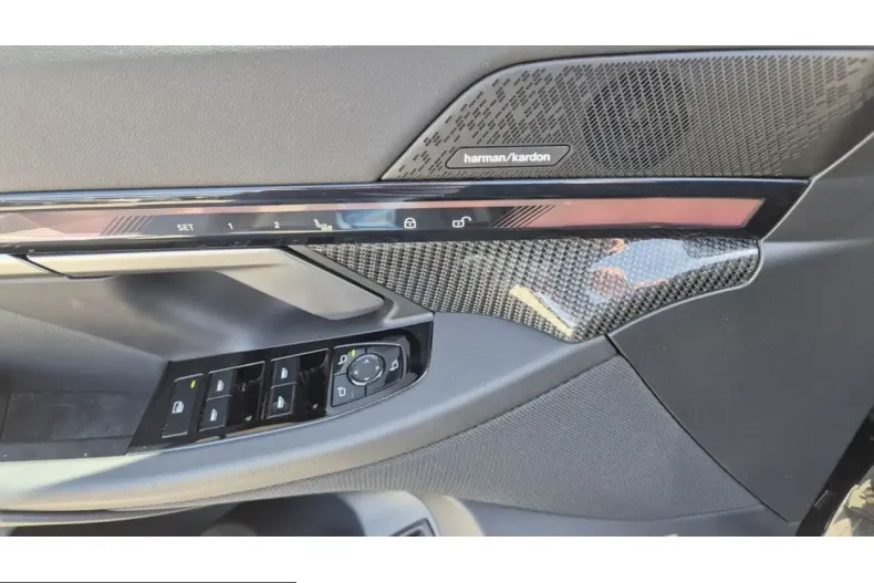 BMW 520 (Seria 5) din 2025 cu 24.688 km - oferta BMW241861 - foto 11