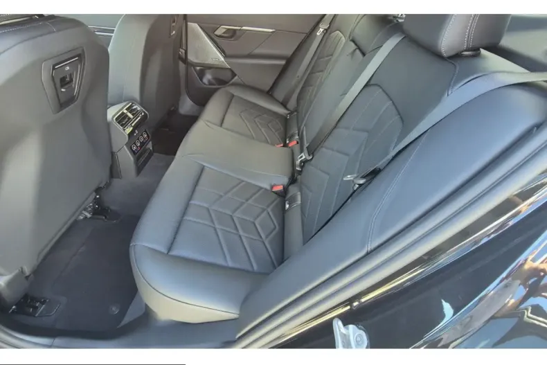 BMW 520 (Seria 5) din 2025 cu 24.688 km - oferta BMW241861 - foto 13