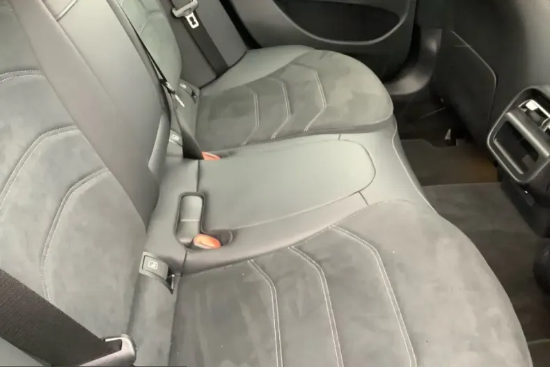 Mercedes-Benz E 200 (Clasa E) din 2025 cu 32.980 km - oferta MER241862 - foto 13