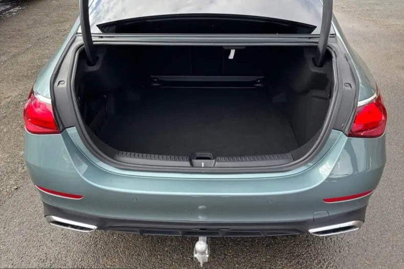 Mercedes-Benz E 220 (Clasa E) din 2025 cu 14.505 km - oferta MER241864 - foto 14