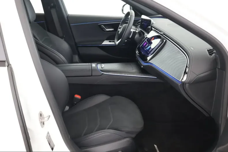 Mercedes-Benz E 200 (Clasa E) din 2025 cu 21.727 km - oferta MER241871 - foto 11